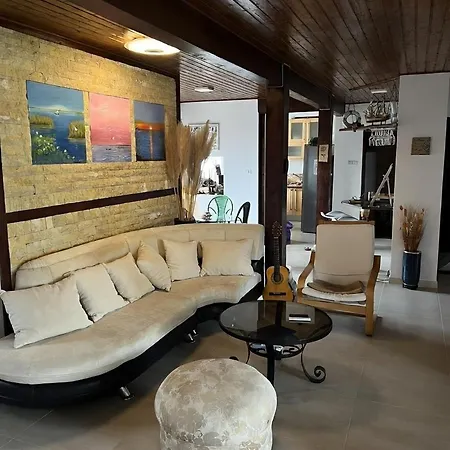 La Maison Kosta, וילה *