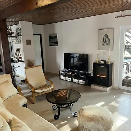 La Maison Kosta, Villa *